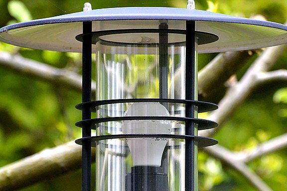 exterior-lamp-2313683.jpg 